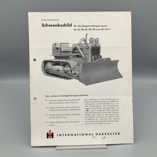 IHC Prospekt Schwenkschild für Raupenschlepper